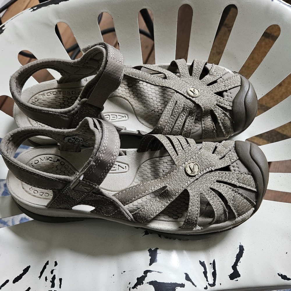 Keens womens size 9 sandal